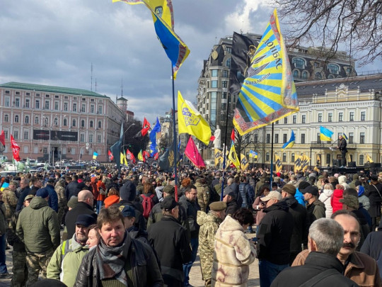В Киеве проходит марш по случаю Дня добровольца: опубликовано яркое видео