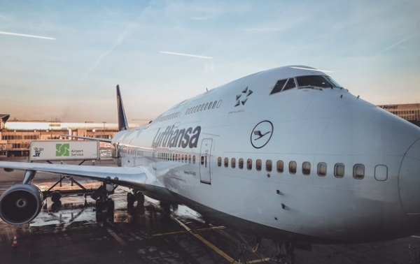 Авиакомпания Lufthansa возобновляет работу в Украине