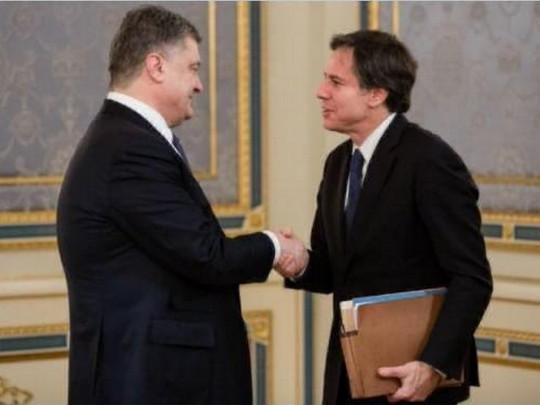 Журналіст запідозрив Порошенка в маніпуляції з фото держсекретаря США, виданим за двосторонні переговори