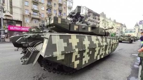 Военный парад в Киеве в День Независимости: онлайнСюжет