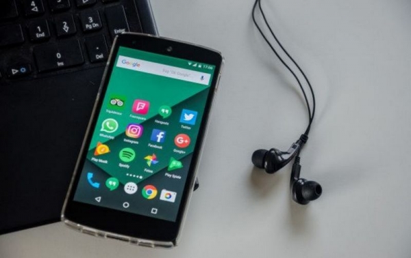 В Android появится функция управления смартфоном мимикой