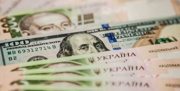 Курс гривны впервые с февраля 2015-го  прошел отметку в 29 грн/1$