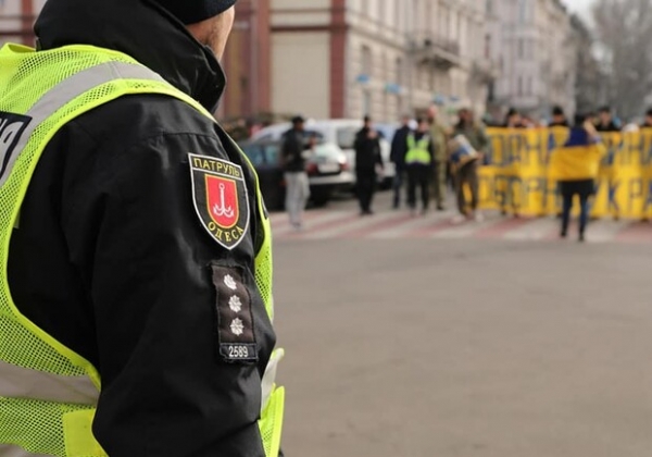 Одесские патрульные отчитались за сутки: кого поймали