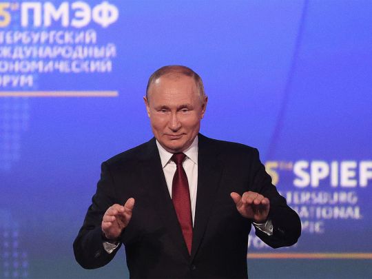 путін все ще сподівається, що «завдання спецоперації будуть вирішені»: про що кремлівський правитель говорив на форумі в Петербурзі
