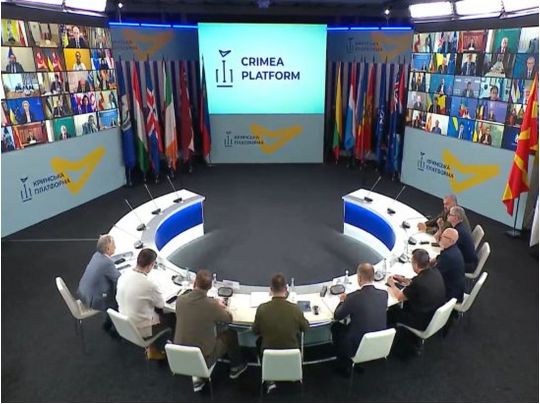 Зеленський виступив на відкритті саміту Кримської платформи та розповів про деградацію держави-терористки росії