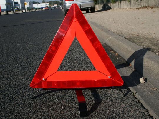Несподівано для себе допоміг ЗСУ: у росії контрактник на вантажівці в'їхав у колону військових, є загиблі