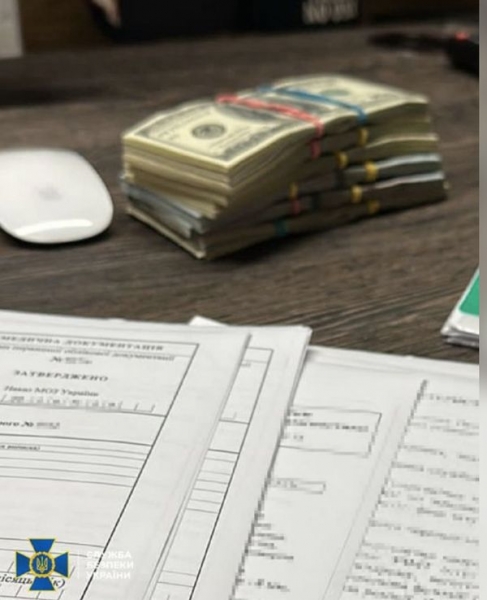«Заробляли» на ухилянтах: викрито 4 військкомів та голів медкомісій на корупції