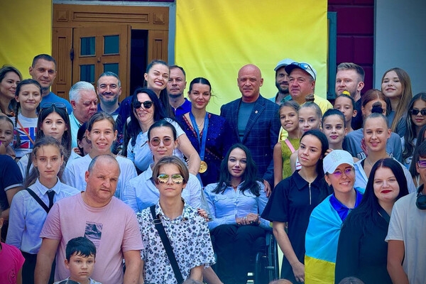 В Одессе поздравили чемпионок Олимпийских игр по фехтованию