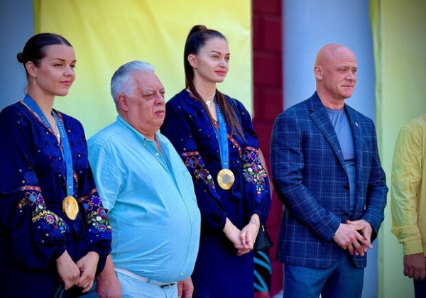 В Одессе поздравили чемпионок Олимпийских игр по фехтованию