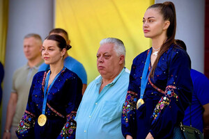 В Одессе поздравили чемпионок Олимпийских игр по фехтованию