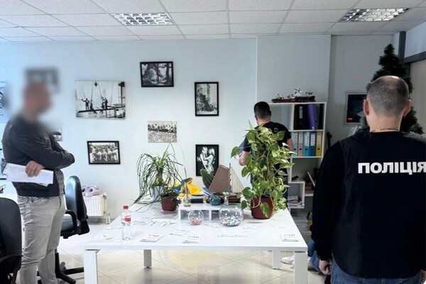 Паспорт моряка за взятку: в Одессе разоблачили коррупционную схему