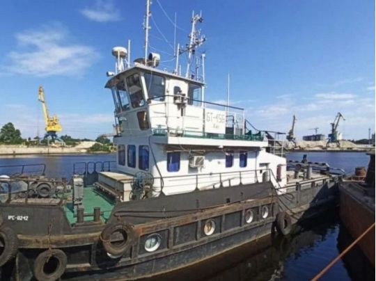На&nbsp;острові Водників просів грунт під приватним будинком: мешканці звинувачують компанію, яка намиває пісок по&nbsp;руслу Дніпра (відео)