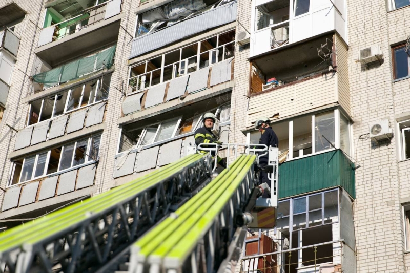 Вночі ворог масовано атакував Україну ракетами та дронами: що відомо про наслідки на даний момент