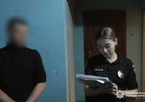 В Одесской области мужчина до смерти избил знакомого и несколько дней прятал тело в квартире. В Одесской области мужчина до смерти избил знакомого и несколько дней прятал тело в квартире.
