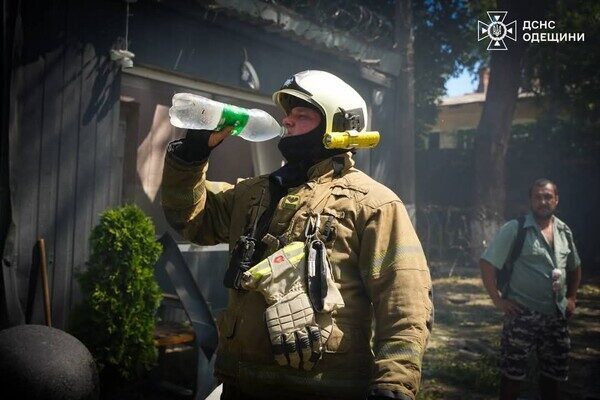 Повреждения гражданских объектов и более десятка раненых: последствия дроновой атаки на Одессу Повреждения гражданских объектов и более десятка раненых: последствия дроновой атаки на Одессу