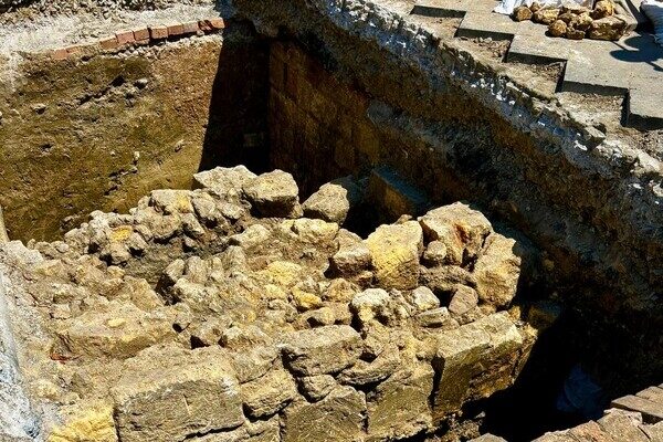Раскопки в центре Одессы: у фуникулера обнаружили артефакты XIV века