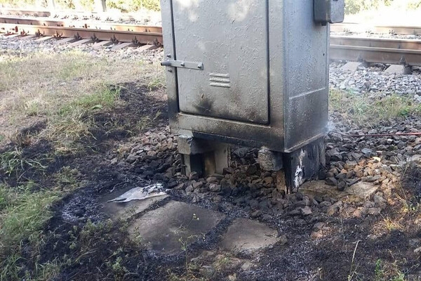 В Одессе 13-летняя девочка и ее мать уничтожили военный эвакуационный автомобиль