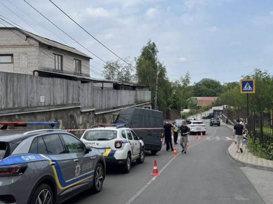 Під Києвом загинув маленький хлопчик: на нього покотився Renault Master без водія