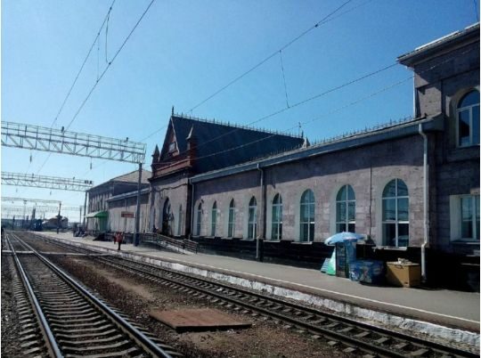 Дрони масово атакували Воронезьку область: палає ринок, зупинено рух потягів