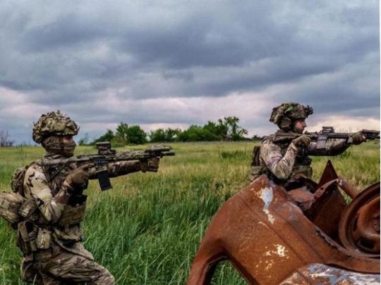 Дві поразки окупантів на&nbsp;Донбасі та&nbsp;зміна тактики: експерт розповів про наслідки наступу росіян