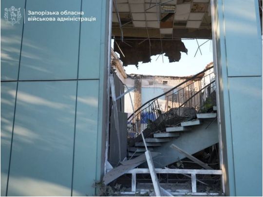 Окупанти скинули авіабомбу на&nbsp;автовокзал у&nbsp;Запоріжжі: є&nbsp;поранені (фото, відео)