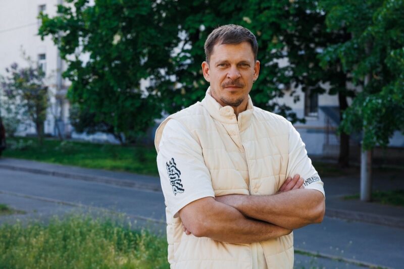 &laquo;Після прильоту &bdquo;Шахеда&ldquo; в&nbsp;наш дім, ходимо до&nbsp;укриття&raquo;: відомий актор Андрій Ісаєнко про випробування під час великої війни