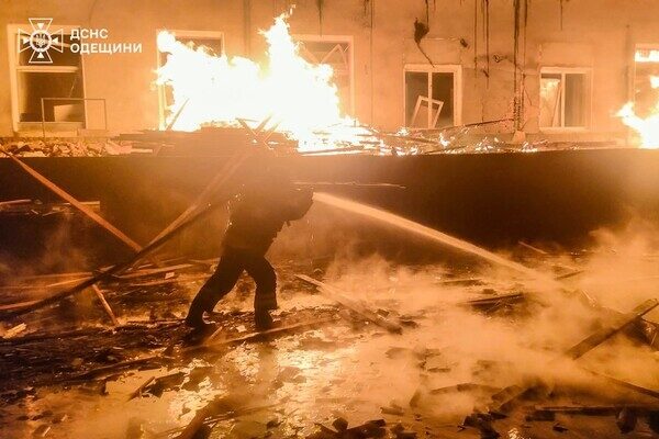 Ночной обстрел Одесчины: под ударом оказался винзавод (обновлено)