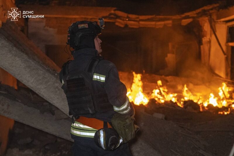 Будівлю школи та&nbsp;кілька багатоповерхівок пошкоджено у&nbsp;Сумах внаслідок нічної атаки дронів (фото, відео)