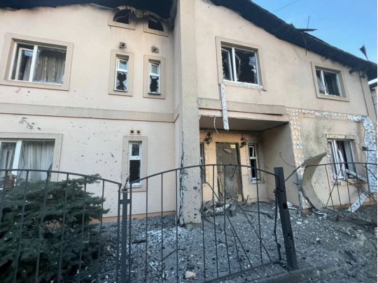 Нікополь знову під ударом: у&nbsp;місті руйнування після нічної атаки ворога (фото)