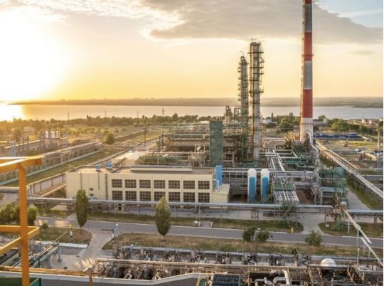 &laquo;Прилетіло&raquo; в&nbsp;тил: ЗСУ знищили ключовий завод пального для армії рф