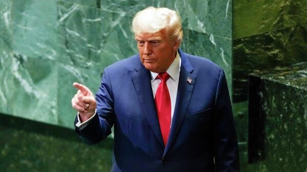 Трамп готовит новые тарифы: под ударом лекарства, грузовики и мебель