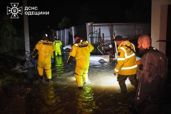 Смертельный ливень в Одессе: погибли почти десяток человек (обновлено)