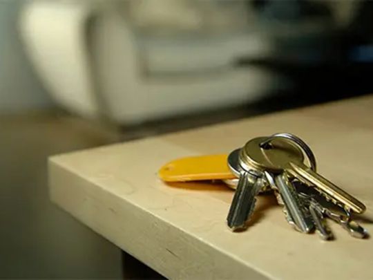 Що&nbsp;не&nbsp;можна класти на&nbsp;кухонний стіл: названо речі, які притягують біди