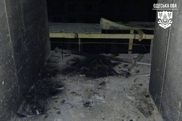 Ночная дроновая атака: в Одессе под ударом оказалась многоэтажка