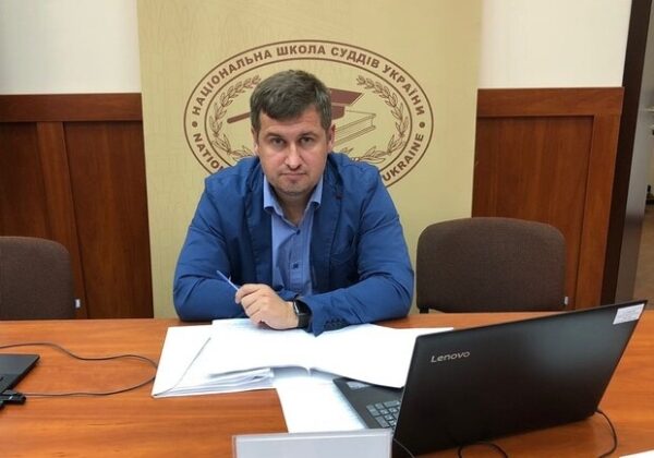 Судью Донцова из Одессы временно отстранили: его подозревают во взяточничестве на 10 тысяч долларов Судью Донцова из Одессы временно отстранили: его подозревают во взяточничестве на 10 тысяч долларов