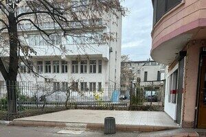 Склад вместо летней площадки на Канатной: в Одессе демонтировали нахалстрой