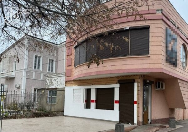 Склад вместо летней площадки на Канатной: в Одессе демонтировали нахалстрой