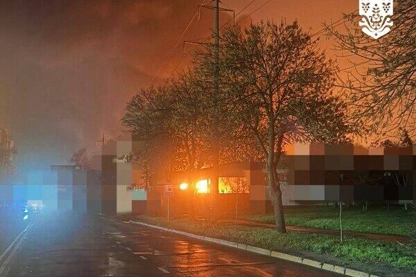 Ночной удар по Одессе: часть города без света, есть повреждение дома
