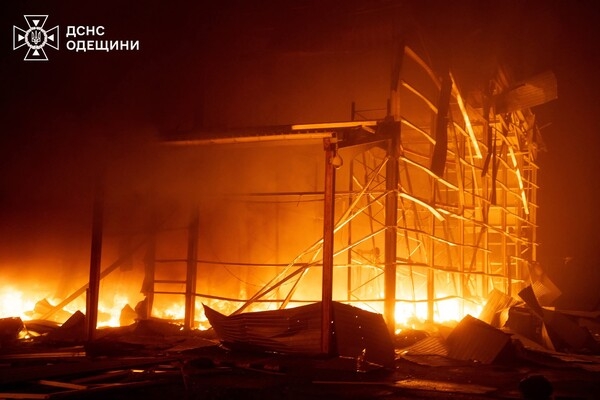 Загорелся промышленный объект: последствия ночной атаки БпЛА на Одессу