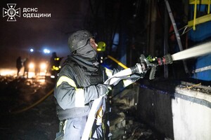 Загорелся промышленный объект: последствия ночной атаки БпЛА на Одессу