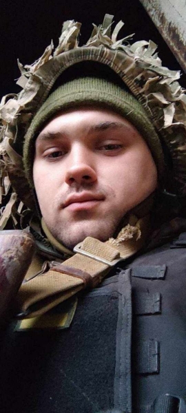 &laquo;Сам зголосився переносити боєкомплекти, від вибухів яких полягли&nbsp;б ми&nbsp;всі&raquo;: 23-річний воїн врятував побратимів ціною власного життя