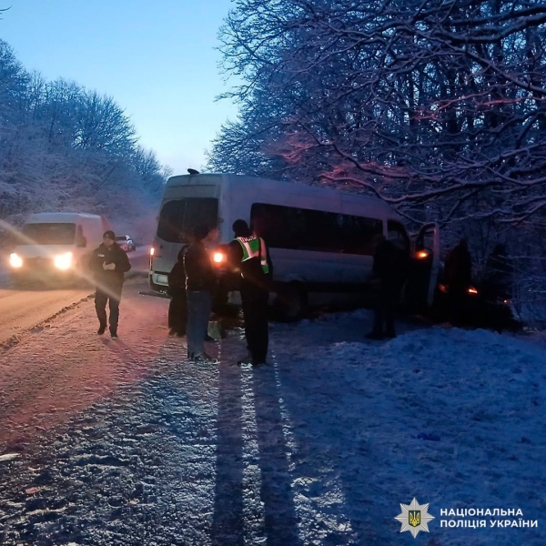 Жахлива аварія під Харковом: легковик протаранив автобус, багато постраждалих