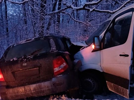 Жахлива аварія під Харковом: легковик протаранив автобус, багато постраждалих