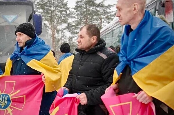 Снова дома: из российского плена вернулись шесть защитников Украины из Одесчины