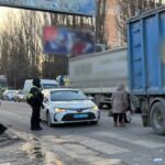 Смертельное ДТП в Пересыпском районе Одессы: под колесами грузовика погибла пешеходка