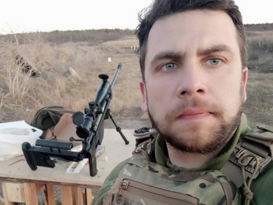 Портрет загиблого воїна на&nbsp;шоломі олімпійця: історія Олексія Хабарова