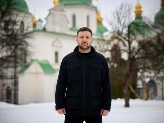 &laquo;Україна не&nbsp;тільки вистояла, а&nbsp;й&nbsp;дає здачі&raquo;: Зеленський звернувся до&nbsp;українців з&nbsp;нагоди річниці вторгнення (відео)