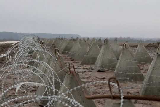 Україна не&nbsp;вірить у&nbsp;переговори Трампа, копає окопи й&nbsp;готується воювати десятиліттями&nbsp;&mdash; Le&nbsp;Monde