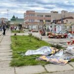 В Одесской области водитель повредил портреты на Аллее Героев