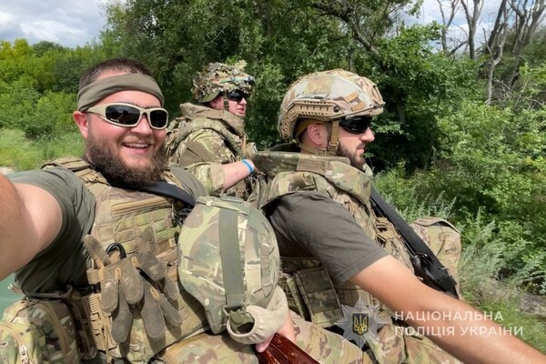 Полицейские Одесчины защищают Донбасс: кадры боевой работы на передовой